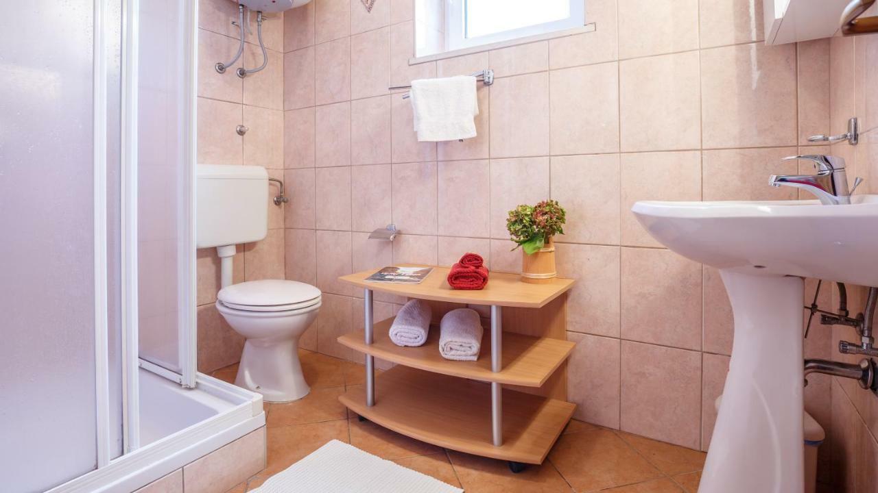 Apartment Josephine 2 Malinska Esterno foto